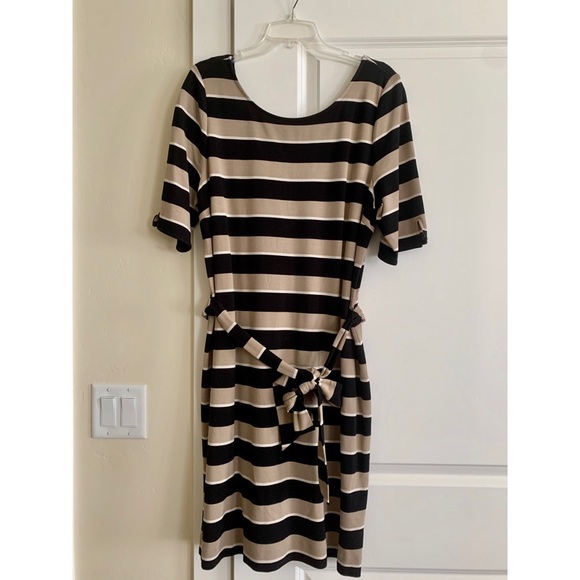 Banana Republic Dresses & Skirts - Banana Republic knit dress with tie belt